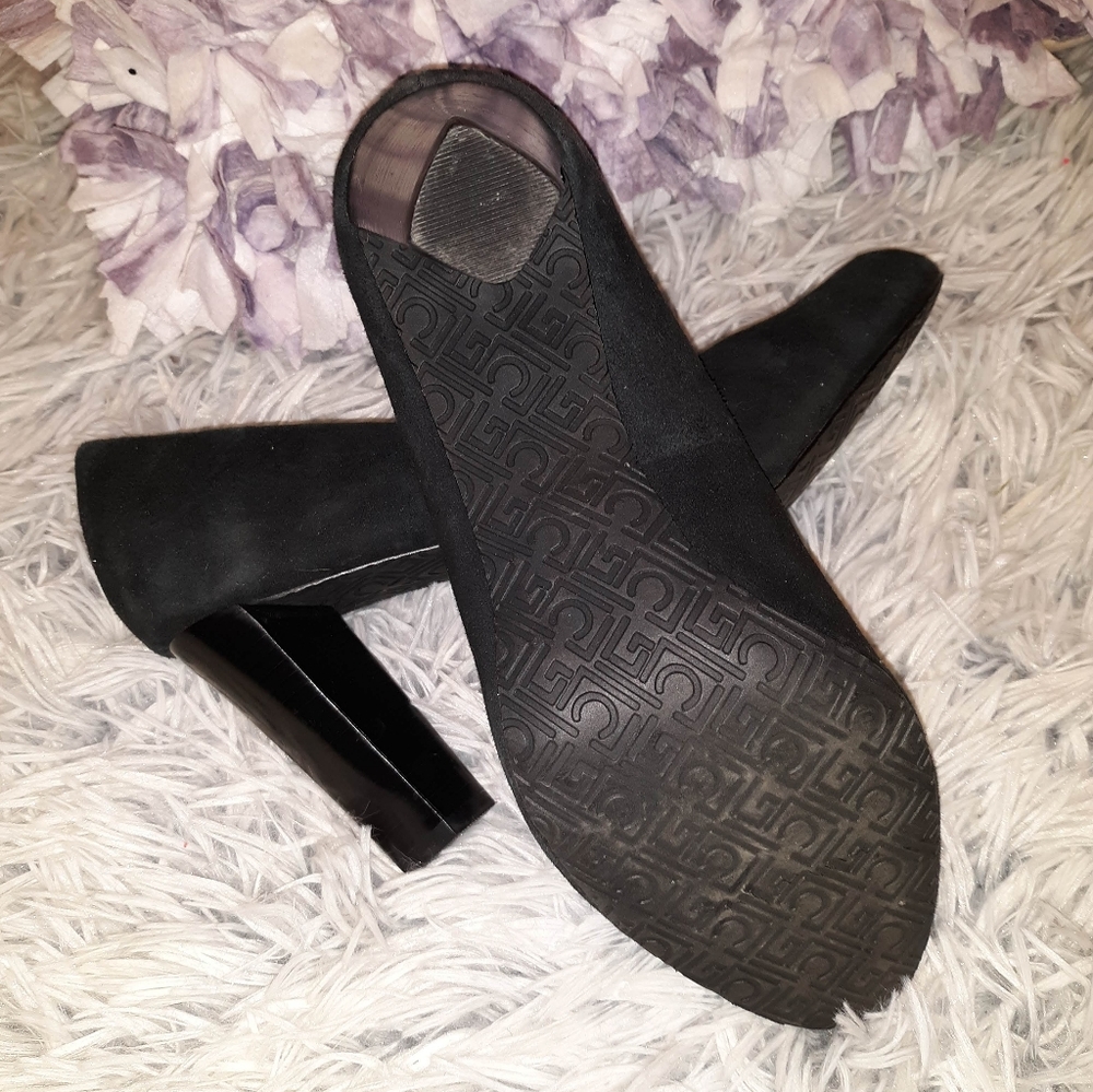 Heels - Picture 4 of 4